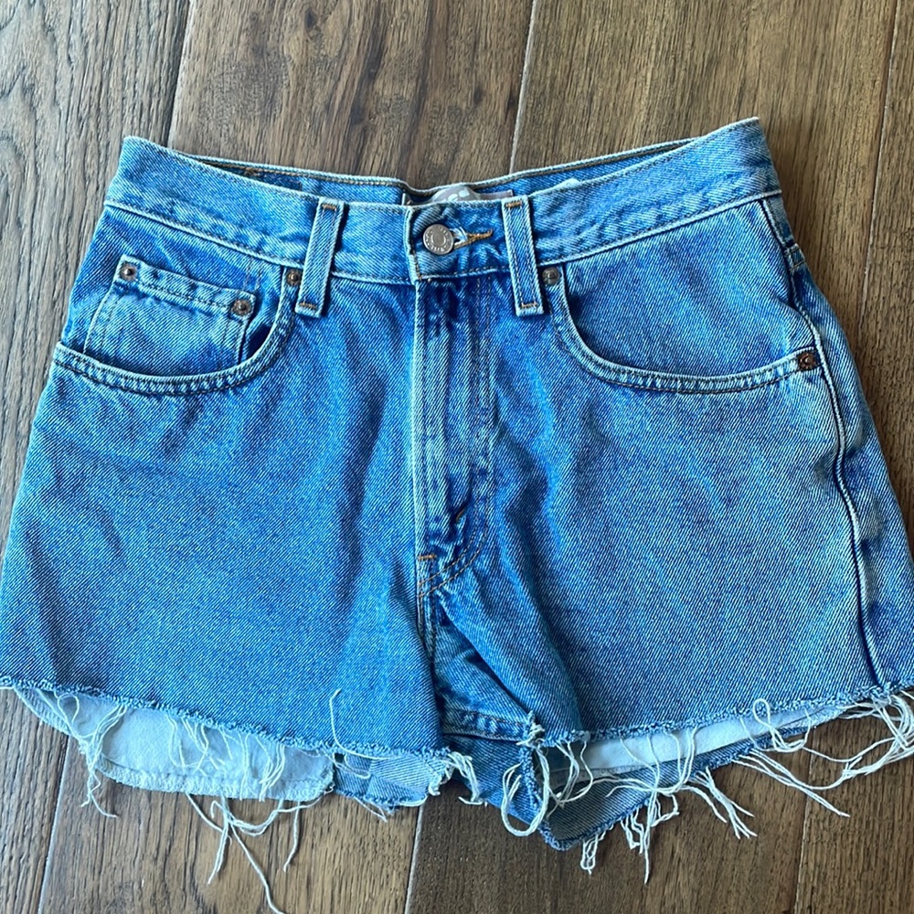 Vintage Levi’s 550 shorts